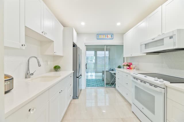 32 Abbey Lane # 205, Delray Beach FL 33446 - Delray Beach, FL - Photo 5
