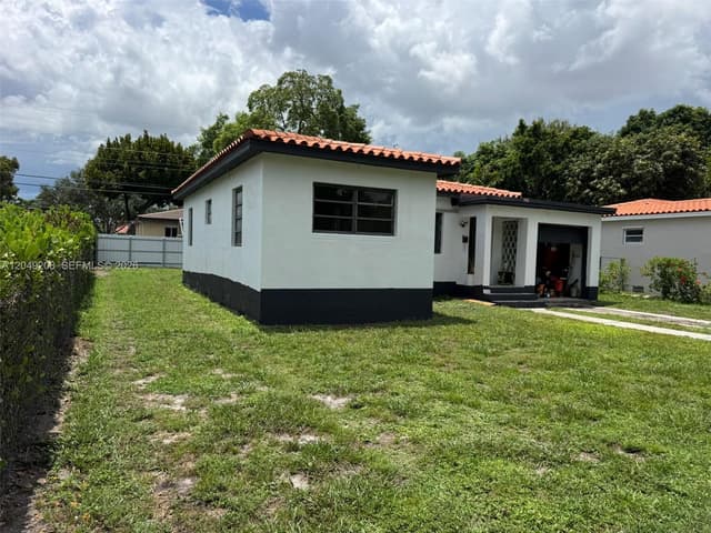 6346 NW 41st St, Virginia Gardens FL 33166 - Virginia Gardens, FL - Photo 3