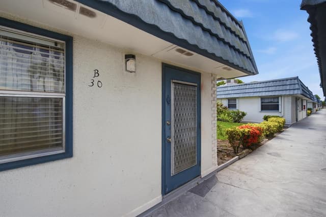 30 Waterford B, Delray Beach FL 33446 - Delray Beach, FL - Photo 4