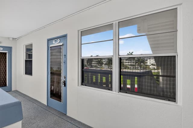 3057 Yarmouth C, Boca Raton FL 33434 - Boca Raton, FL - Photo 2