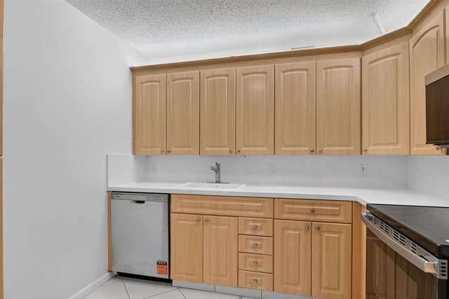 3057 Yarmouth C, Boca Raton FL 33434 - Boca Raton, FL - Photo 6