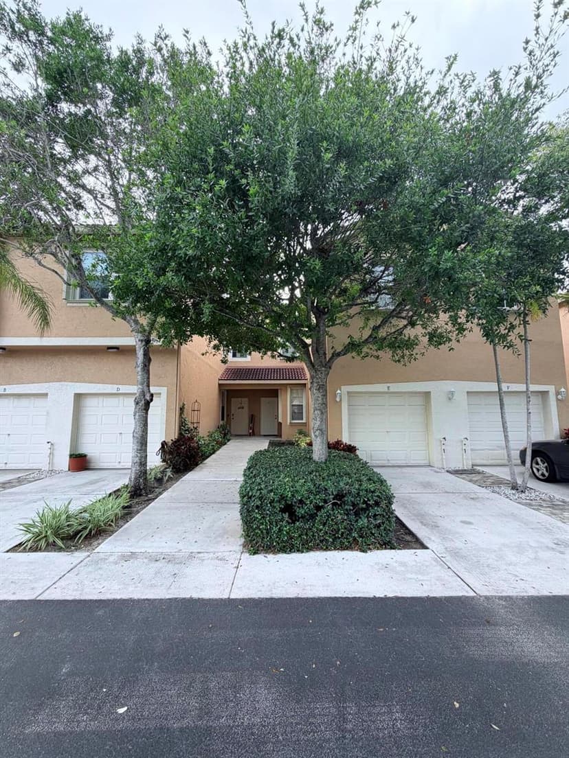 154 Village Boulevard, Tequesta FL 33469