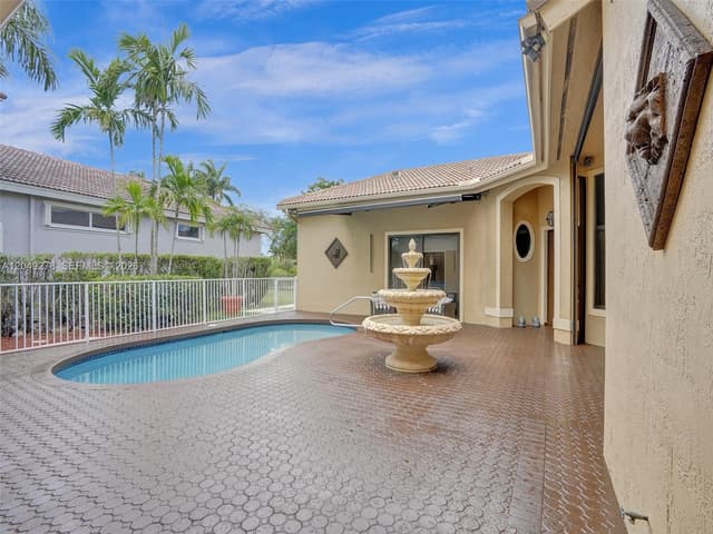 303 NW 119th Dr, Coral Springs FL 33071 - Coral Springs, FL - Photo 6