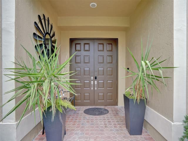 303 NW 119th Dr, Coral Springs FL 33071 - Coral Springs, FL - Photo 4