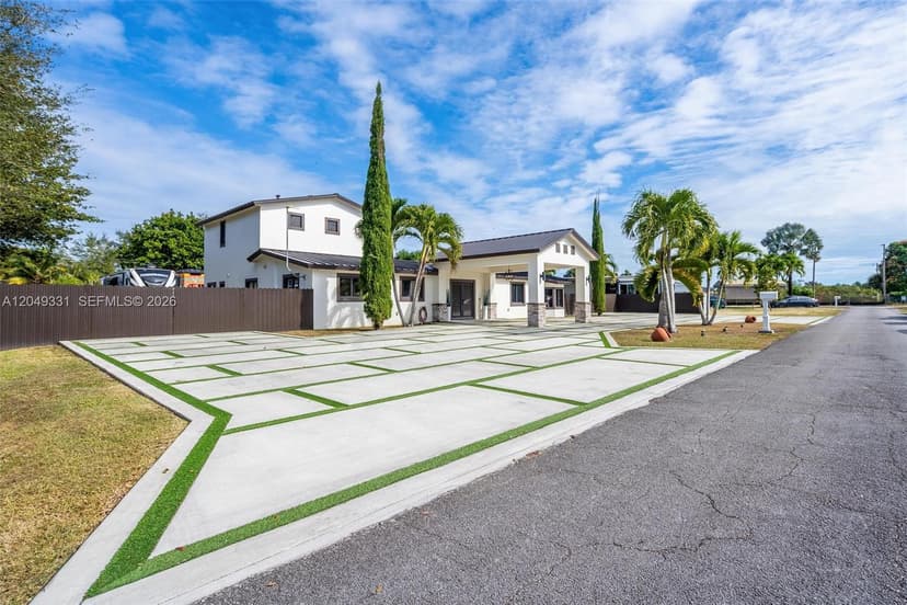 20221 SW 318th St, Homestead FL 33030