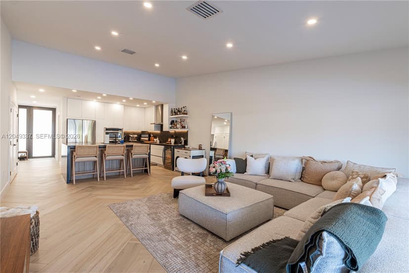 14808 Balgowan Rd, Miami Lakes FL 33016