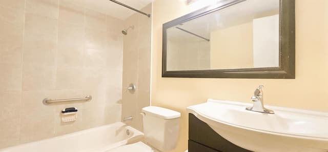 1013 Green Pine Boulevard # H2, West Palm Beach FL 33409 - West Palm Beach, FL - Photo 7