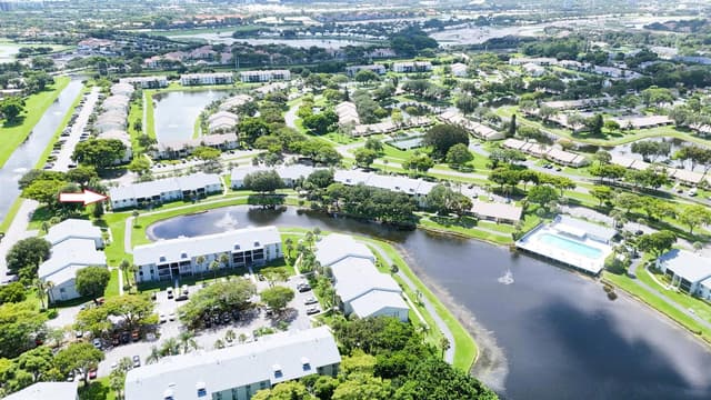 1013 Green Pine Boulevard # H2, West Palm Beach FL 33409 - West Palm Beach, FL - Photo 3
