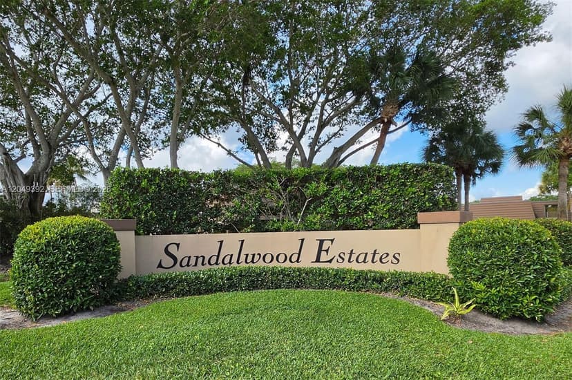 515 5th Ct, Palm Beach Gardens FL 33410