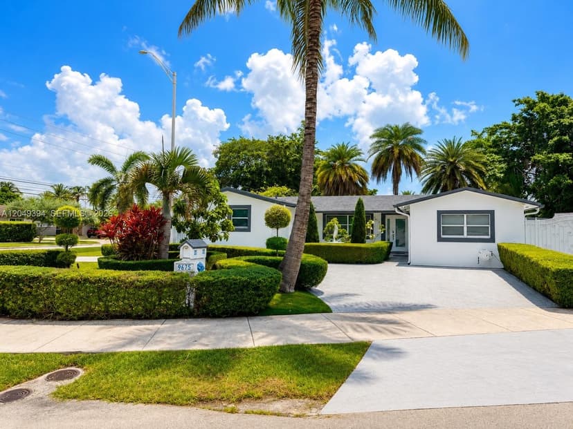 9675 SW 19th St, Miami FL 33165