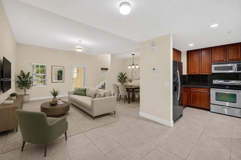 704 SW 1st Ave, Pompano Beach FL 33060