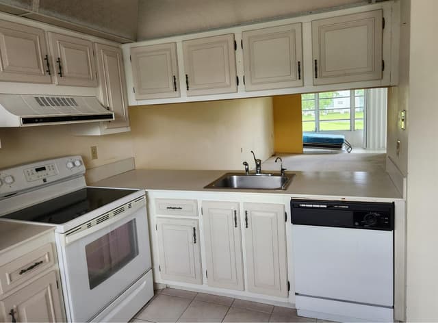 4501 Martinique Way # C2, Coconut Creek FL 33066 - Coconut Creek, FL - Photo 5