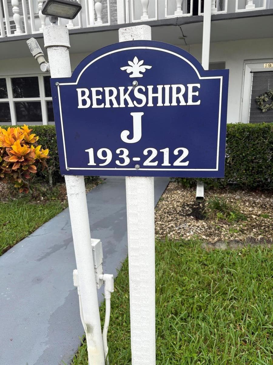 200 Berkshire J, West Palm Beach FL 33417 - West Palm Beach, FL - Photo 1