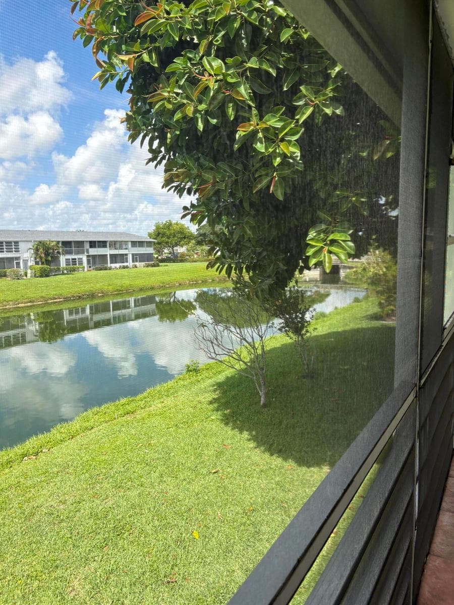 25 Kent B, West Palm Beach FL 33417 - West Palm Beach, FL - Photo 1