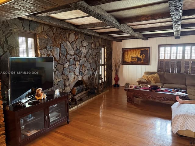 291 W 59th St, Hialeah FL 33012 - Hialeah, FL - Photo 4