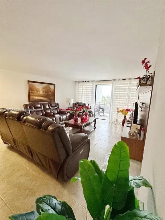 13953 Kendale Lakes Cir # 410B, Miami FL 33183 - Miami, FL - Photo 3