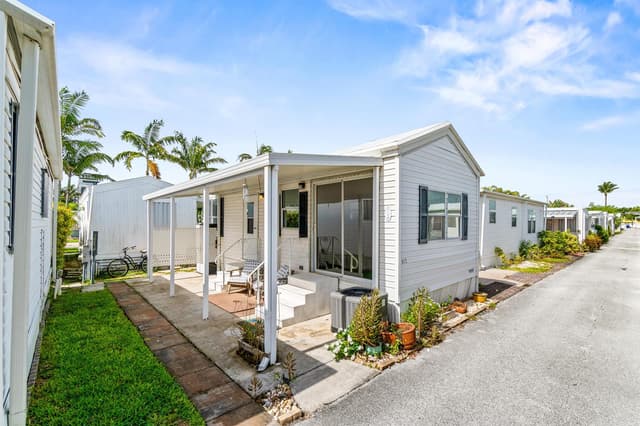12 Hibiscus Drive # H, Briny Breezes FL 33435 - Briny Breezes, FL - Photo 2