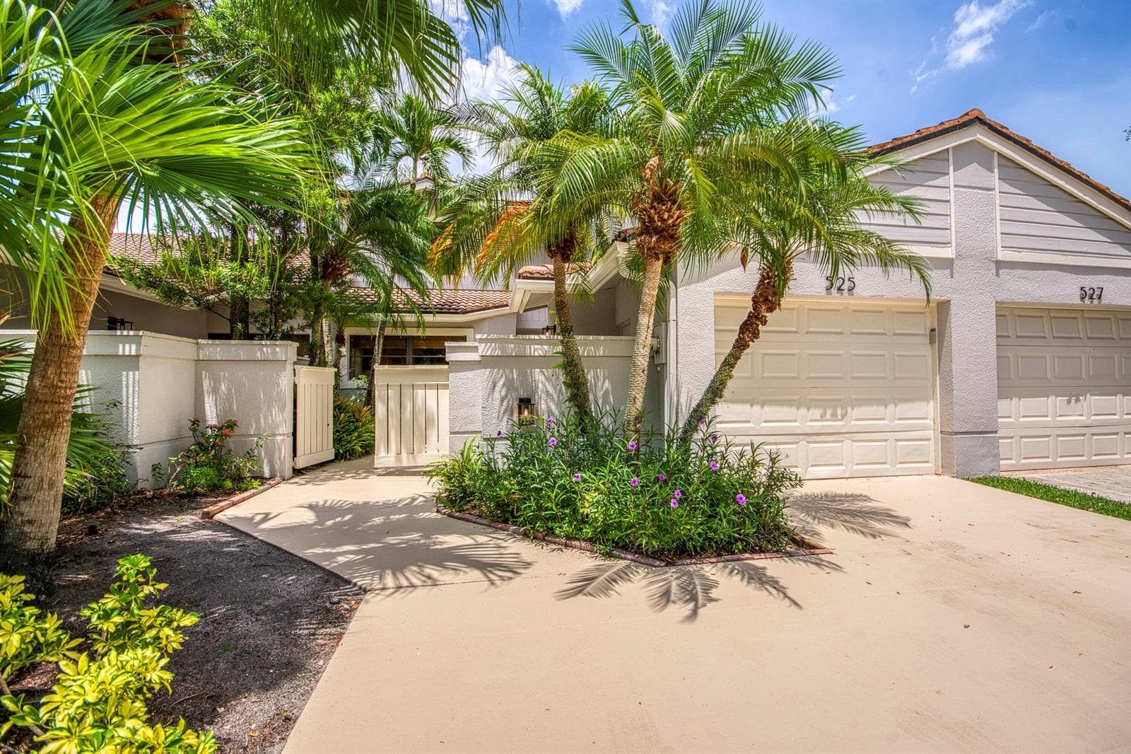 525 Prestwick Circle, Palm Beach Gardens FL 33418