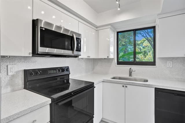 20332 NE 34th Ct # 26, Aventura FL 33180 - Aventura, FL - Photo 3