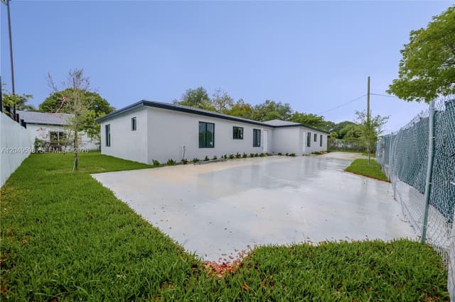 1112 NW 81st St, Miami FL 33150 - Miami, FL - Photo 3