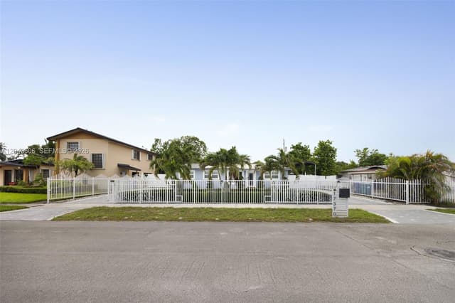 17370 NW 52nd Pl, Miami Gardens FL 33055 - Miami Gardens, FL - Photo 5