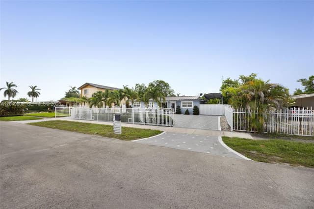 17370 NW 52nd Pl, Miami Gardens FL 33055 - Miami Gardens, FL - Photo 4