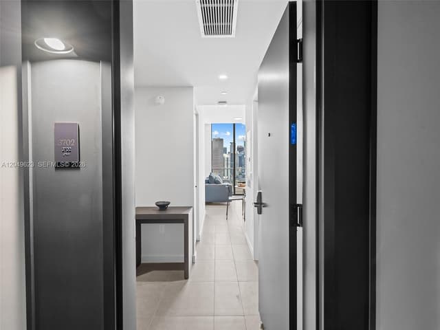 121 NE 5th St # 3703, Miami FL 33132 - Miami, FL - Photo 3