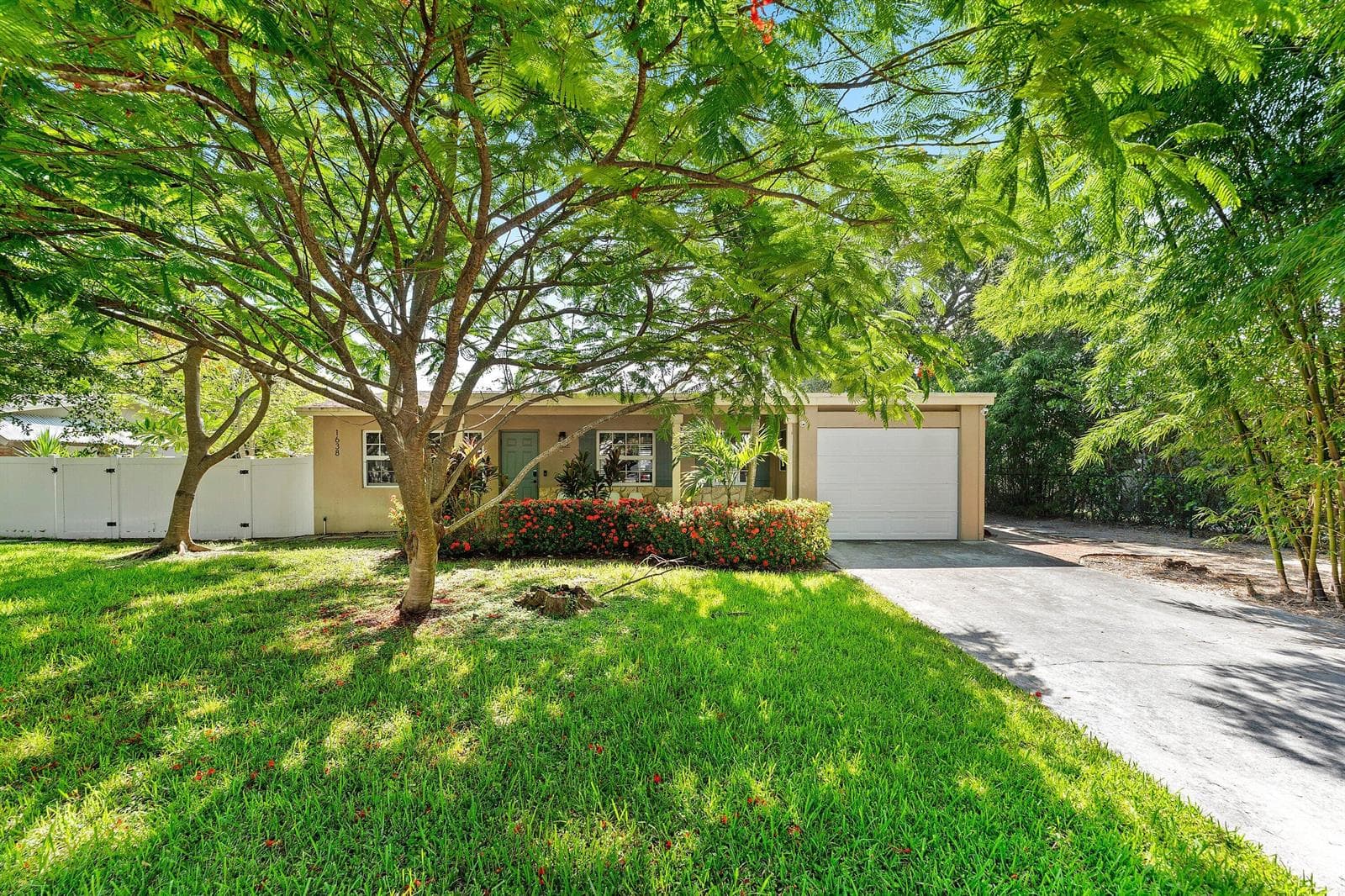 1638 NE 3rd Avenue, Delray Beach FL 33444