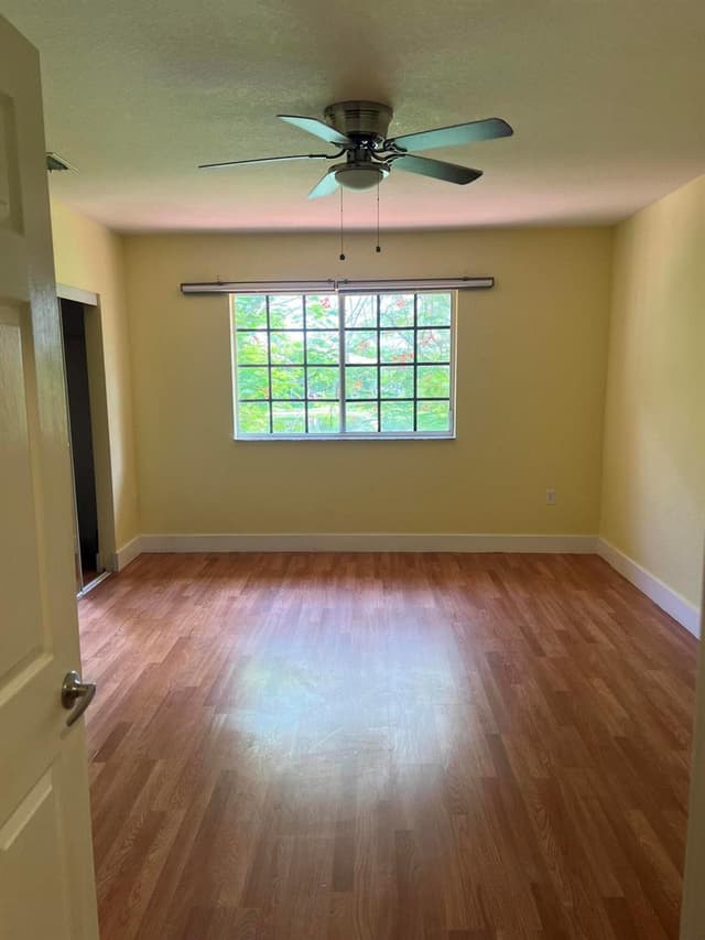 4113 Napoli Lake Drive, Riviera Beach FL 33410 - Riviera Beach, FL - Photo 5