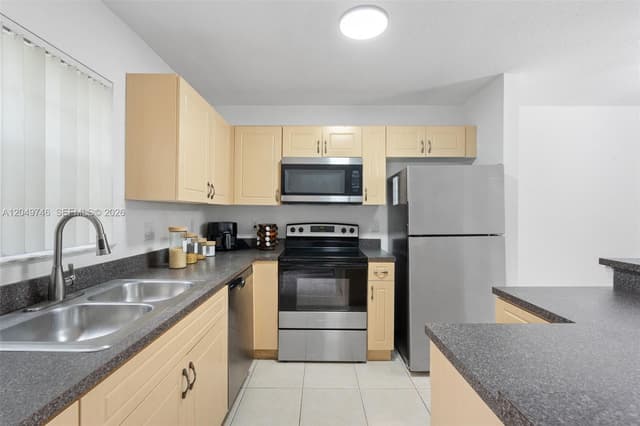 2303 SW 87th Ter, Miramar FL 33025 - Miramar, FL - Photo 6