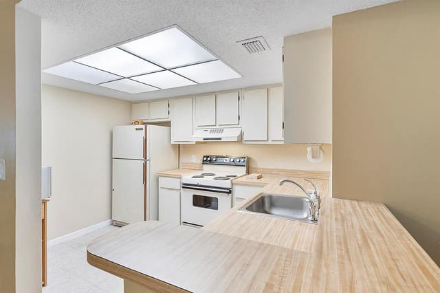 5530 NW 44th Street # 216c, Lauderhill FL 33319 - Lauderhill, FL - Photo 7