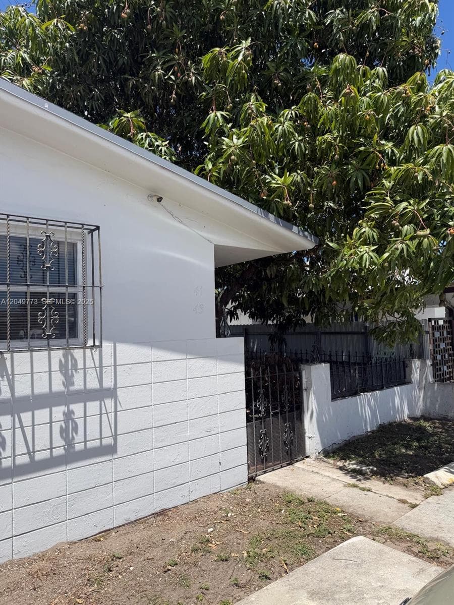 41 E 20th St, Hialeah FL 33010