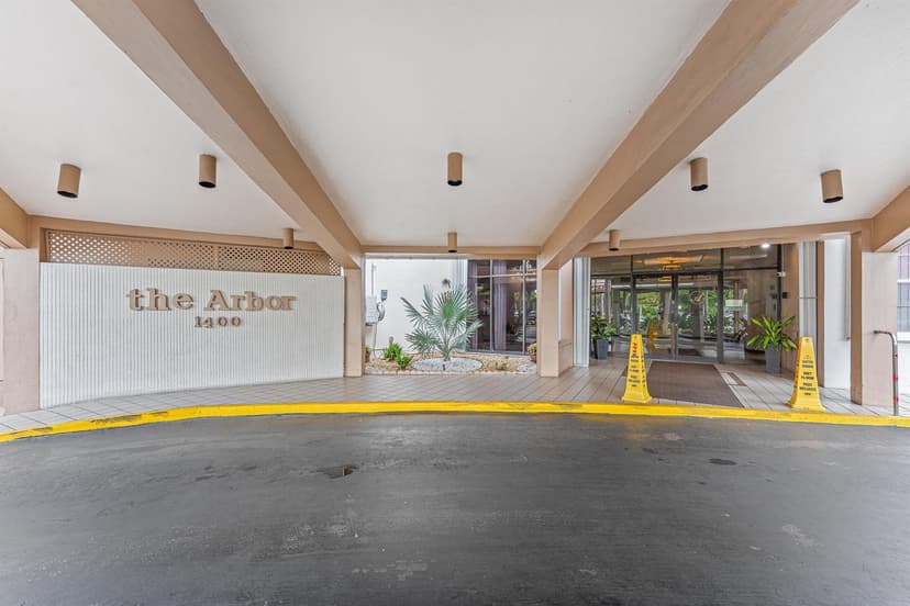 1400 Saint Charles Place # 616, Pembroke Pines FL 33026
