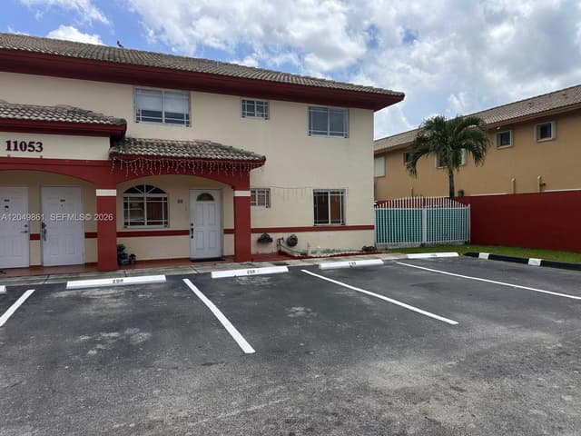 11053 W Okeechobee Rd # 102, Hialeah Gardens FL 33018 - Hialeah Gardens, FL - Photo 2