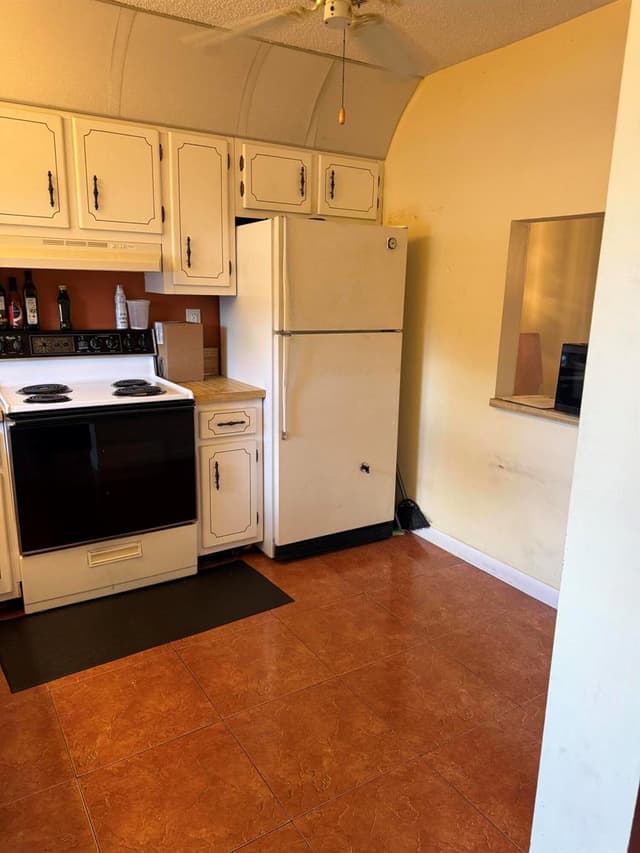 9440 SW 8th Street # 110, Boca Raton FL 33428 - Boca Raton, FL - Photo 4
