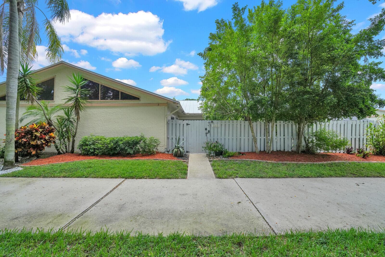 8850 Ranta Court # D, Boynton Beach FL 33436