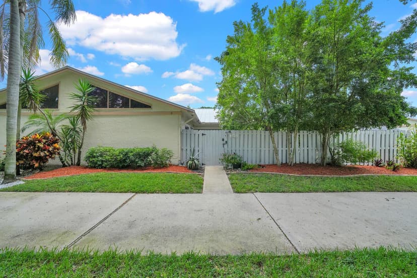 8850 Ranta Court # D, Boynton Beach FL 33436
