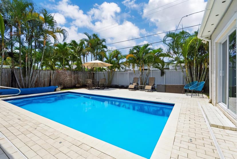 250 NE 57th Street, Oakland Park FL 33334