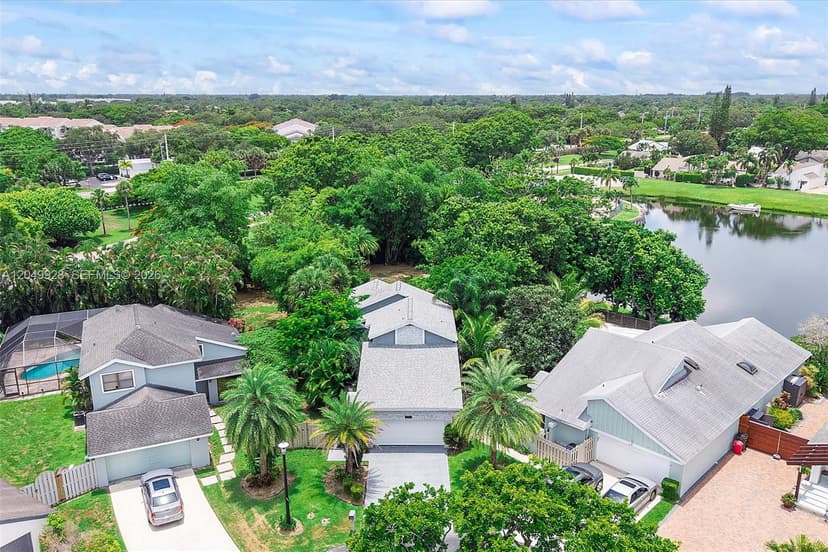 2055 NW 9th St, Delray Beach FL 33445