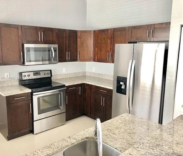 3965 NE 15th St, Homestead FL 33033 - Homestead, FL - Photo 2