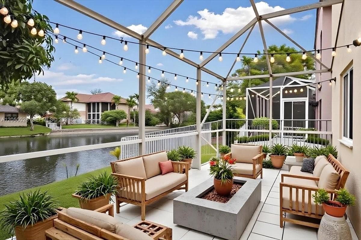 9847 Fairway Cove Ln, Plantation FL 33324 - Plantation, FL - Photo 1