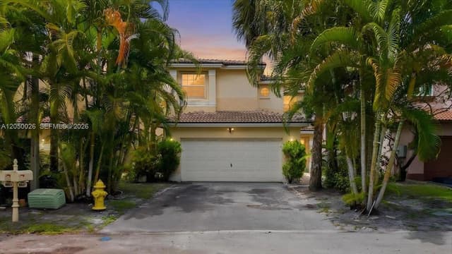 9847 Fairway Cove Ln, Plantation FL 33324 - Plantation, FL - Photo 5