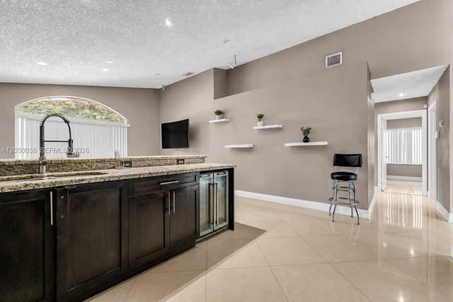 17971 SW 12th Ct, Pembroke Pines FL 33029 - Pembroke Pines, FL - Photo 2