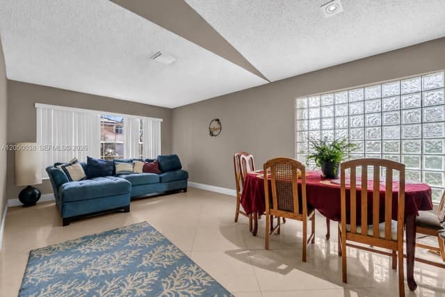 17971 SW 12th Ct, Pembroke Pines FL 33029 - Pembroke Pines, FL - Photo 6