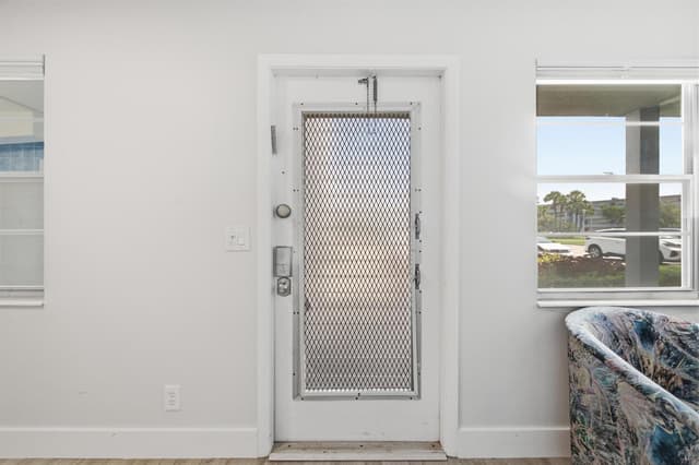 1048 Lincoln C, Boca Raton FL 33434 - Boca Raton, FL - Photo 3