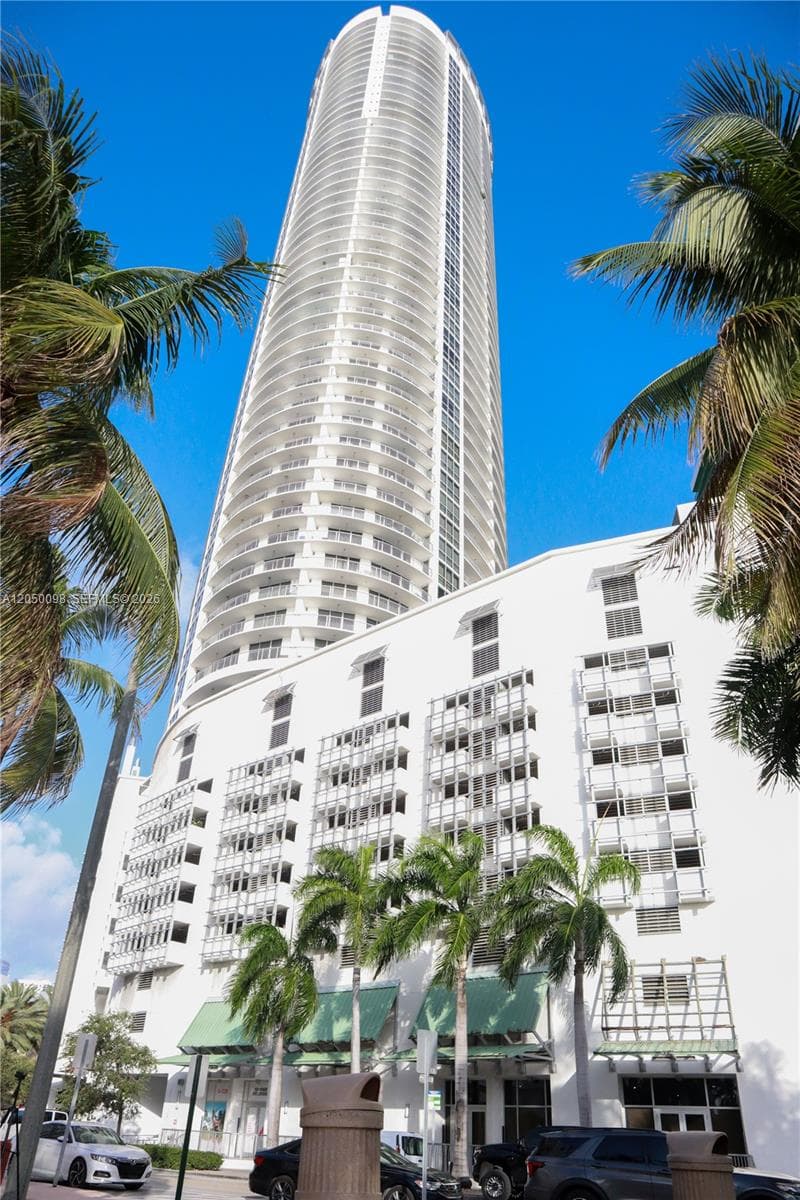 1750 N Bayshore Dr # 3411, Miami FL 33132 - Miami, FL - Photo 1