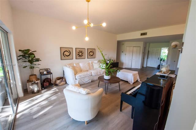 16301 Malibu Dr # 79, Weston FL 33326 - Weston, FL - Photo 7
