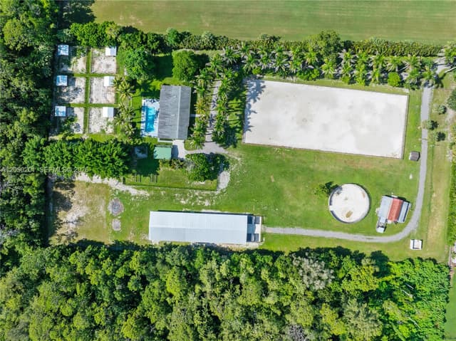 1068 D Rd, Loxahatchee FL 33470 - Loxahatchee, FL - Photo 2