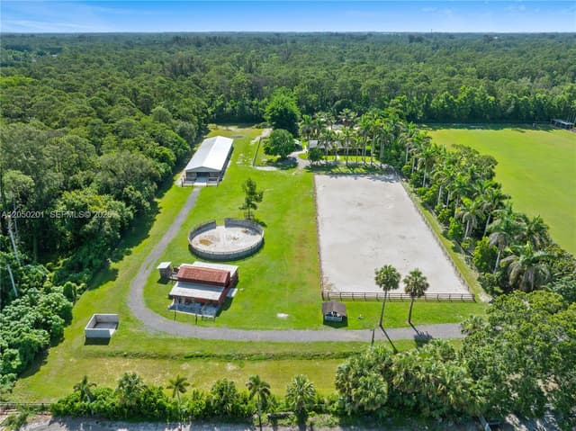 1068 D Rd, Loxahatchee FL 33470 - Loxahatchee, FL - Photo 3