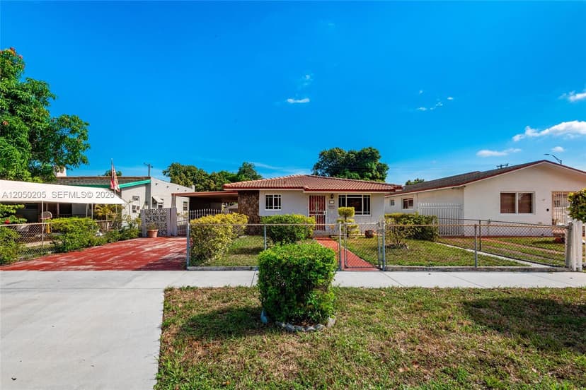 271 E 17th St, Hialeah FL 33010